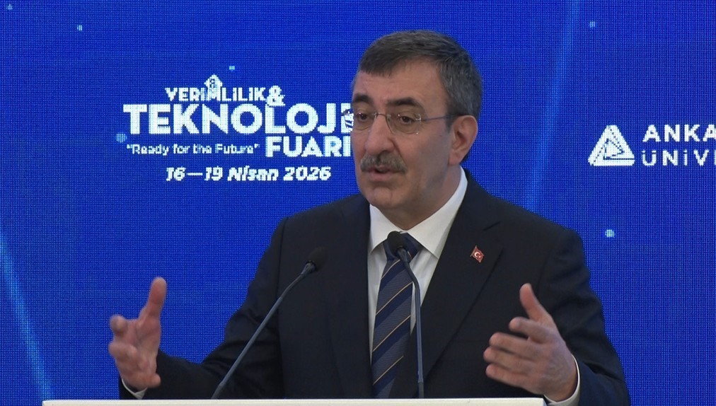 Cumhurbaşkanı Yardımcısı Yılmaz:  (Okul saldırıları) Bazı kesimlerin bu tür acıları siyasi birtakım rant arayışlarıyla değerlendirmelerini milletimizin vicdanına havale ediyorum 
?v=1
