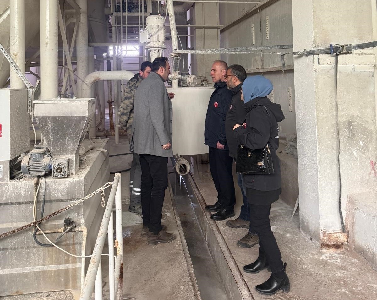 Bayburt’ta doğal taş üretim tesisinde çevre denetimi yapıldı
?v=1