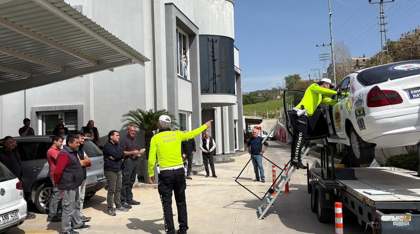 Mersin’de trafik güvenliği için sürücülere uygulamalı eğitim
?v=1