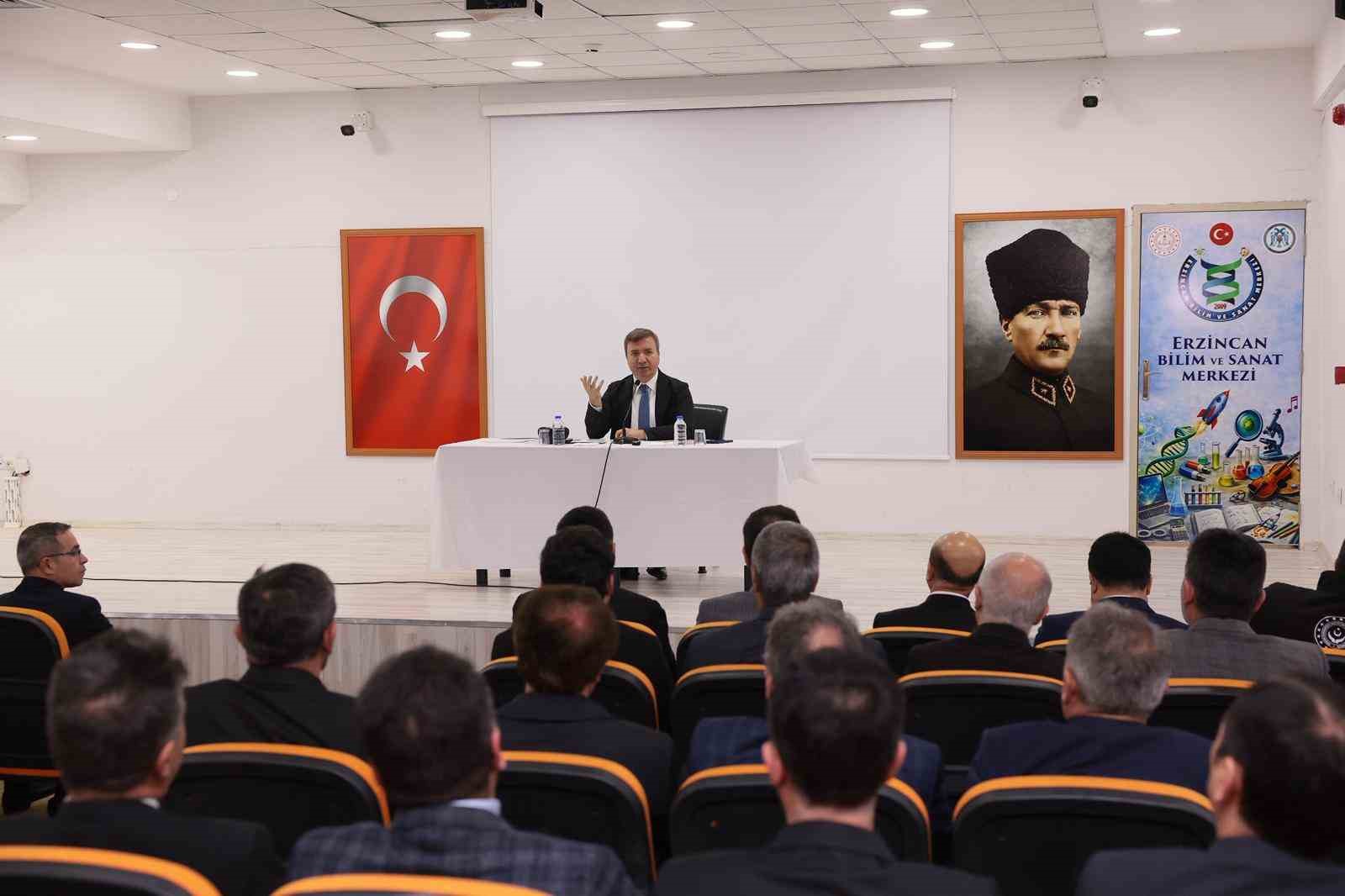 Vali Aydoğdu:  Şiddetle mücadele eğitim seferberliğiyle güçlenecek 
?v=1