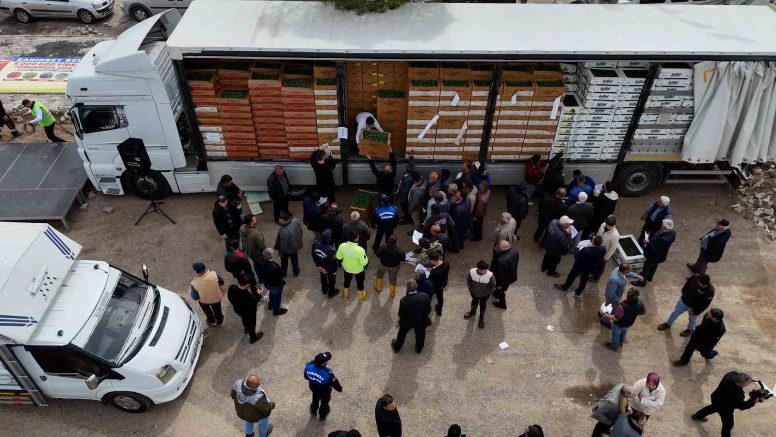 Şahinbey’de çiftçilere 5 milyon sertifikalı fide desteği verildi
?v=1