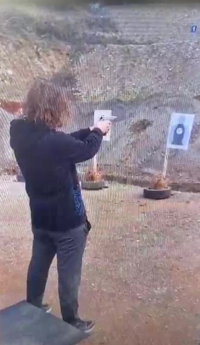Okul saldırganının poligonda atış yaptığı görüntüler ortaya çıktı
?v=1
