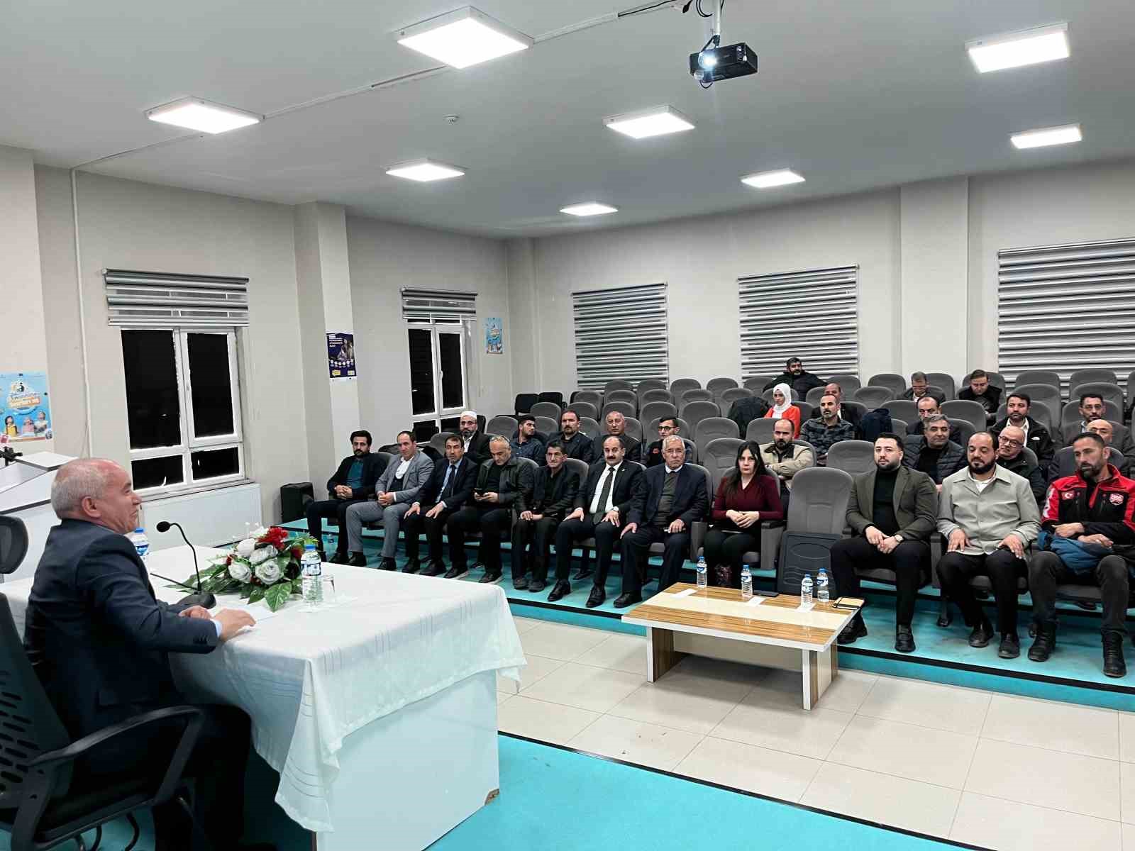 Ağrı’da derneklere yönelik proje bilgilendirme eğitimi düzenlendi
?v=1