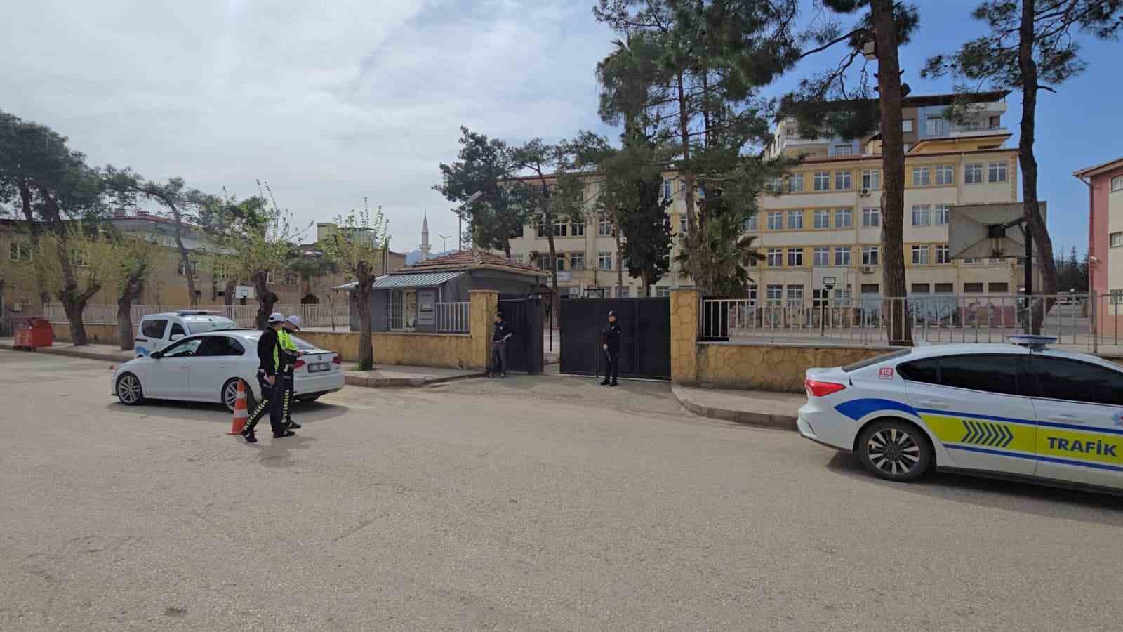 İslahiye’de okullarda güvenlik tedbirleri arttırıldı
?v=1