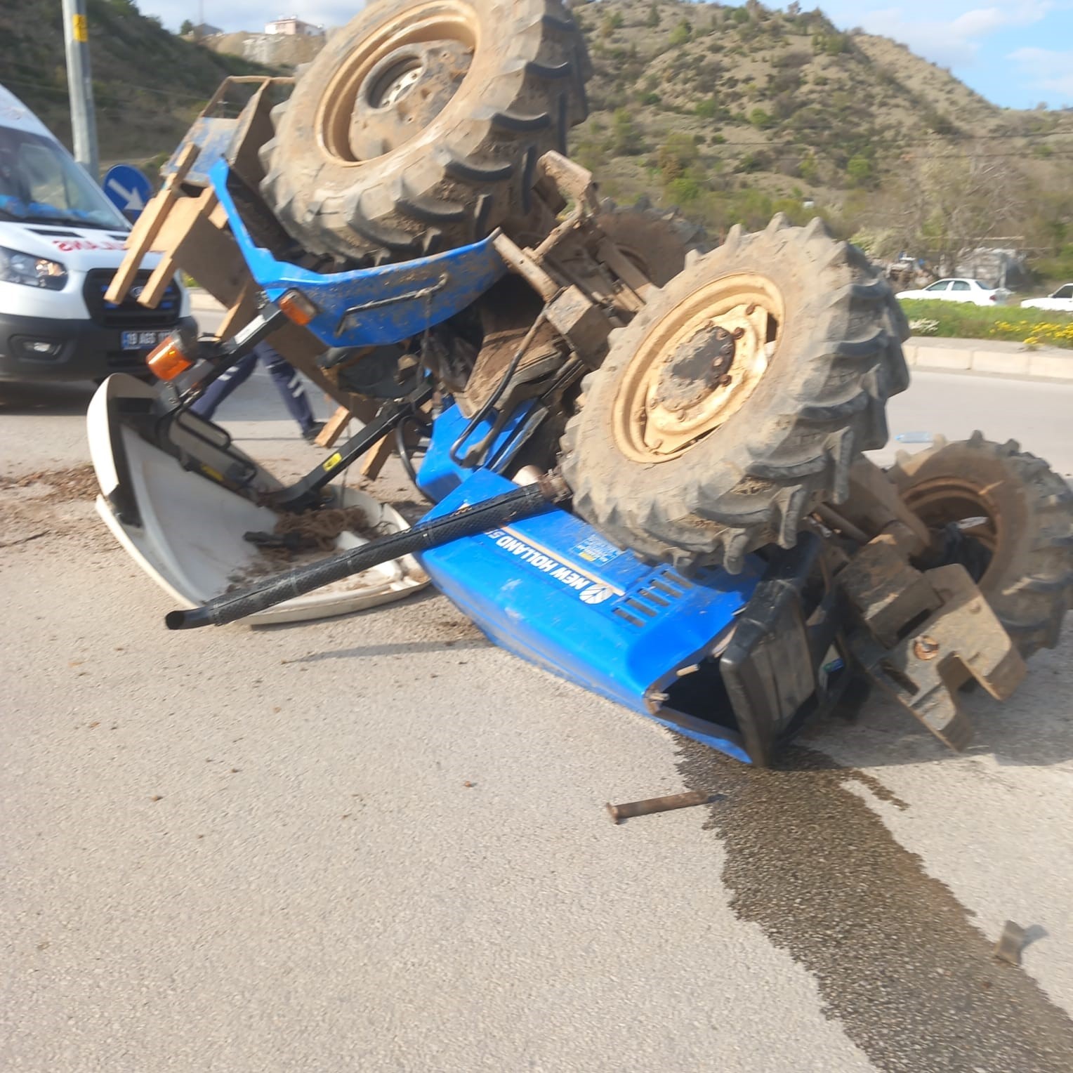 Çorum’da traktör ile ambulans çarpıştı: 1 yaralı
?v=1