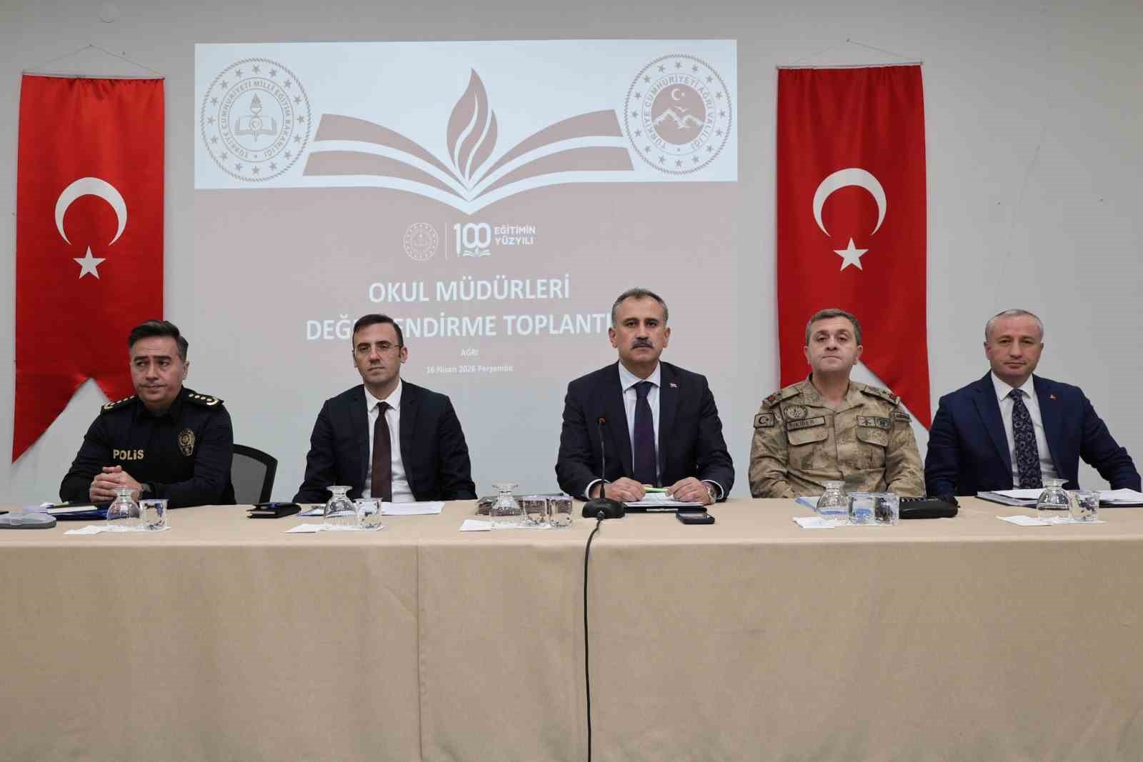 Ağrı’da okul ve yurt güvenliği toplantısı yapıldı
?v=1
