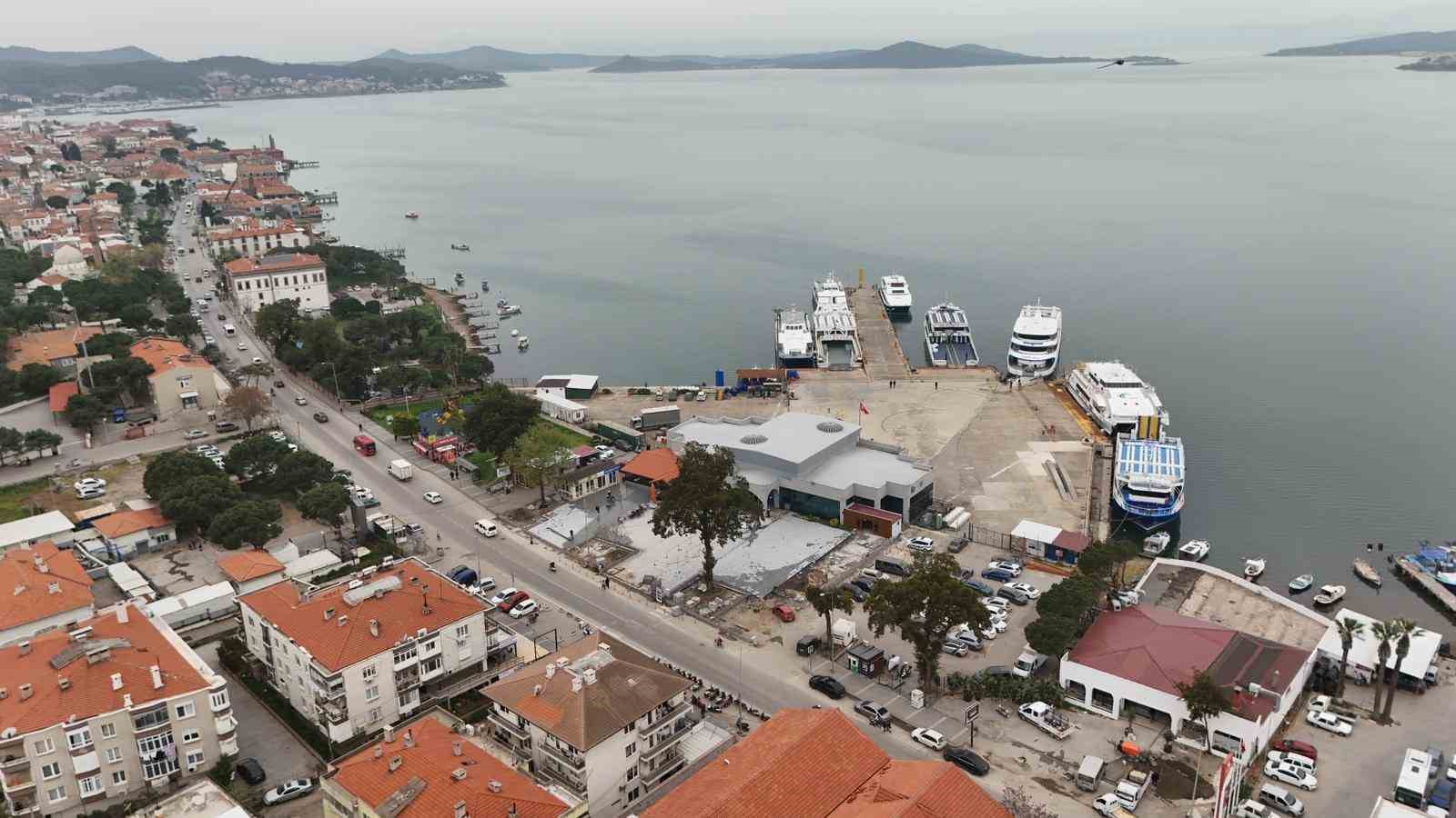 Ayvalık’ta yeni meydan düzenlemesi hayata geçiyor
?v=1