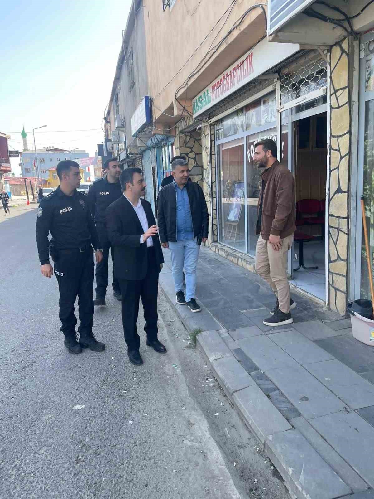 Dicle Kaymakamı Atış, esnaf ve vatandaşlarla bir araya geldi
?v=1