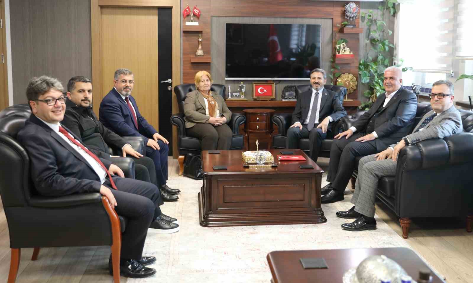 ADEKS, Bakan Yardımcısı Aydın’a ‘O Gönüllü Sensin’ projesini anlattı
?v=1