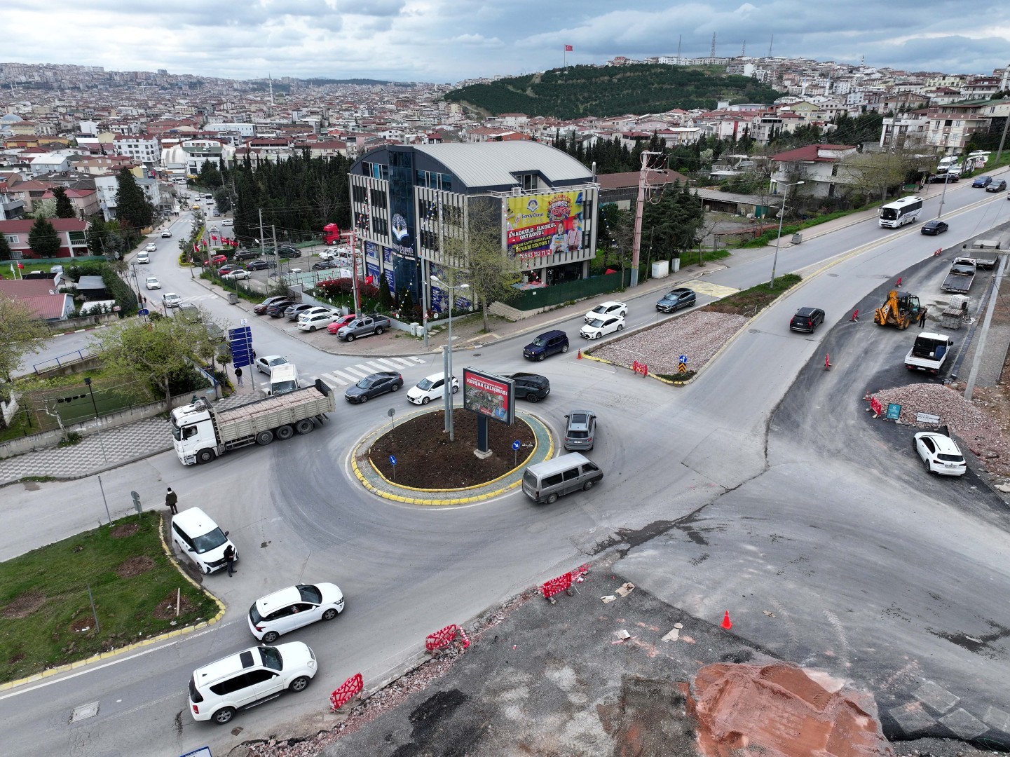 Darıca trafiğini rahatlatacak adım: Tuzla-Battalgazi kesişiminde kavşak çalışması başladı
?v=1
