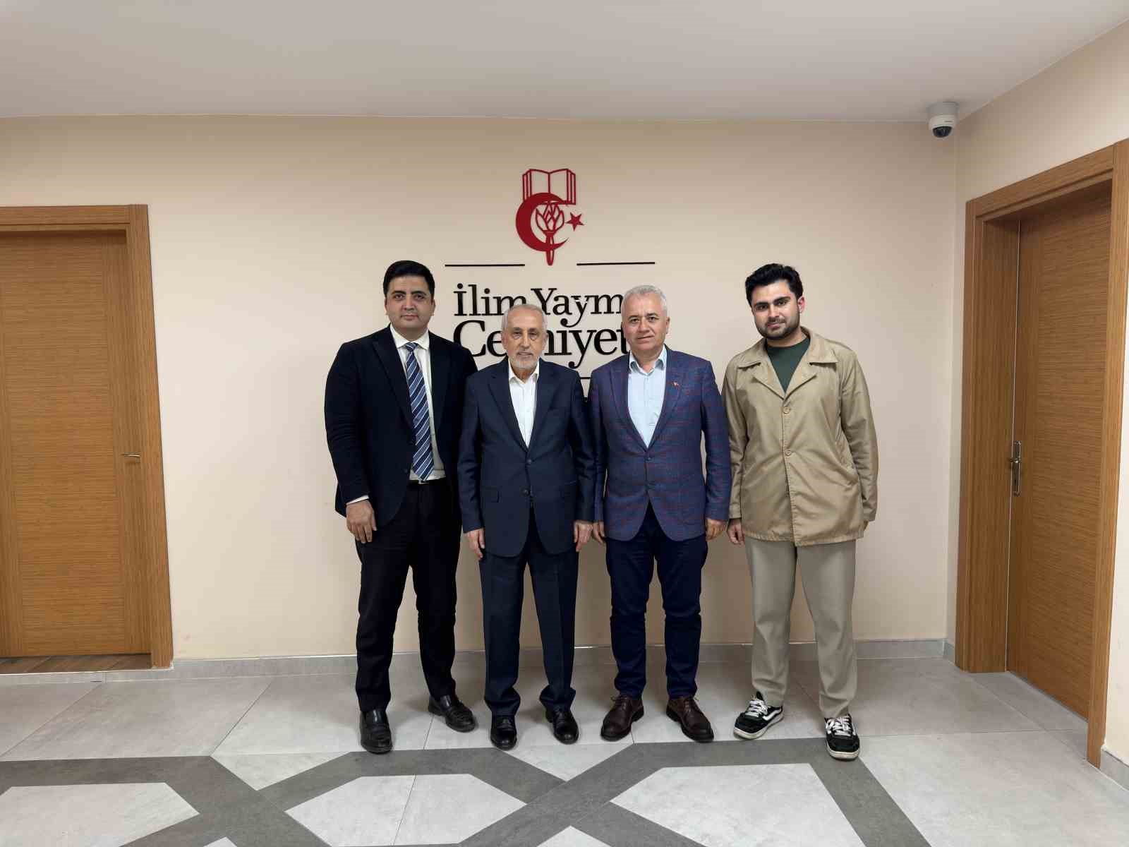 Malatyalı iş insanlarından İlim Yayma Cemiyeti’ne ziyaret
?v=1