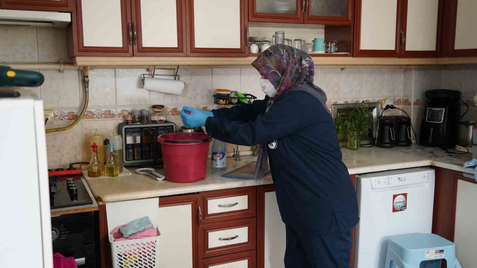 Başkan Balaban talimat verdi yaşlı kadının evi pırıl pırıl yapıldı
?v=1