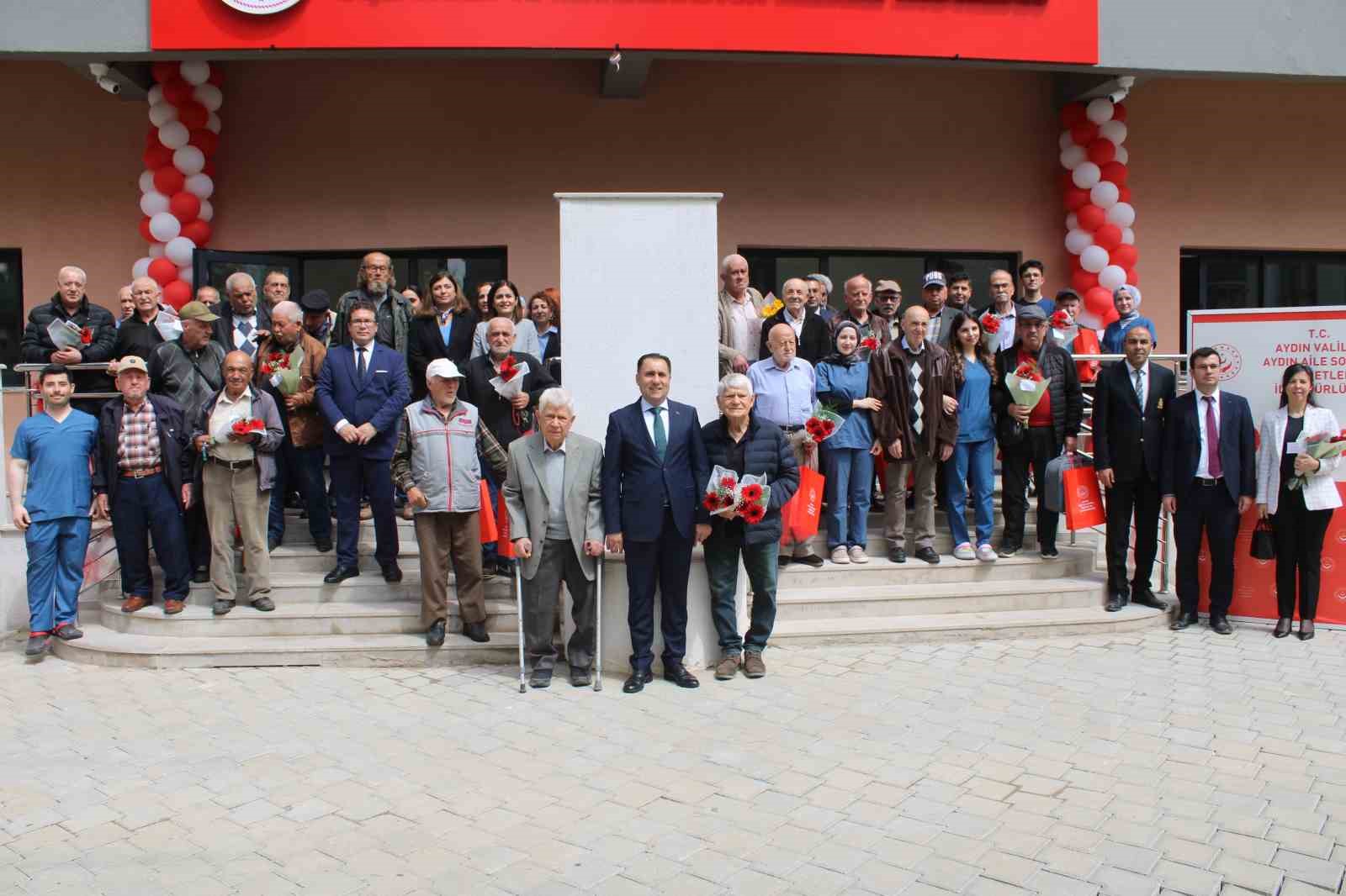 Yapımı tamamlanan Aydın Huzurevi ilk yaşlı kabulünü gerçekleştirdi
?v=1