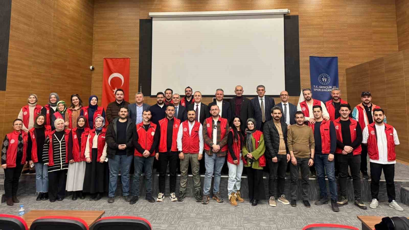 Gençlik Merkezleri yeni yol haritasını belirledi
?v=1