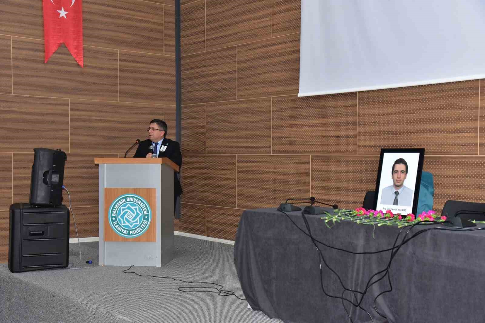 Hayatını kaybeden araştırma görevlisi için okulunda tören düzenlendi
?v=1