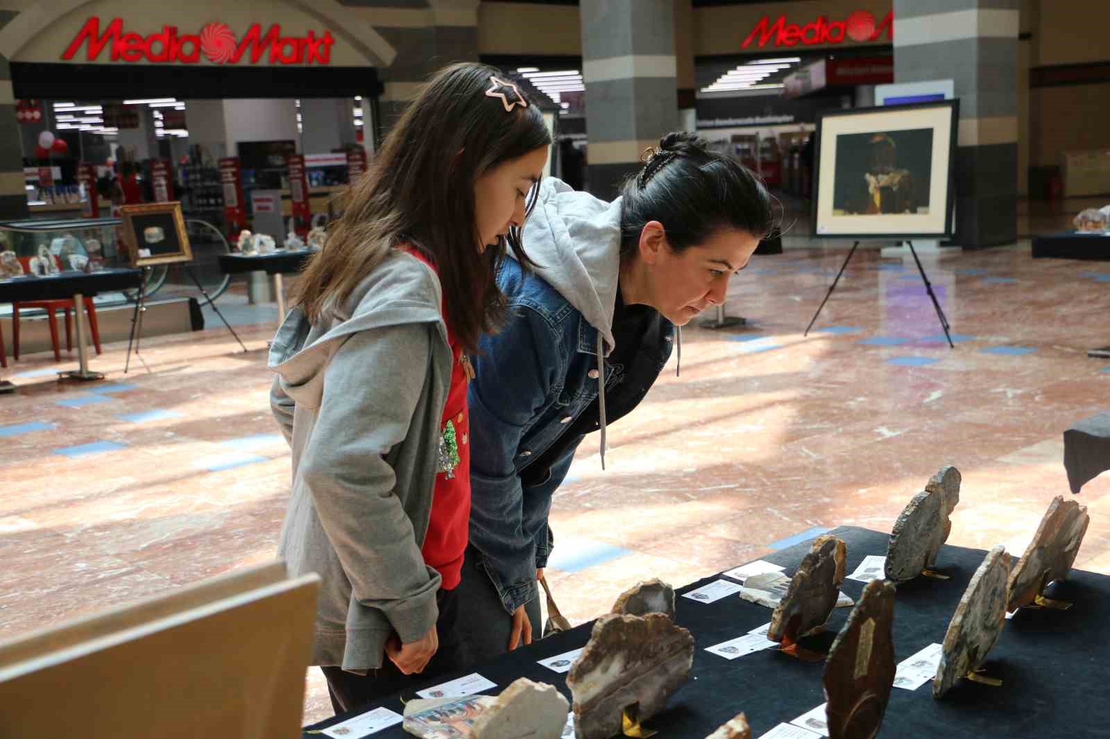  İl İl Türkiye Sergisi  Diyarbakır’da sanatseverlerle buluştu
?v=1