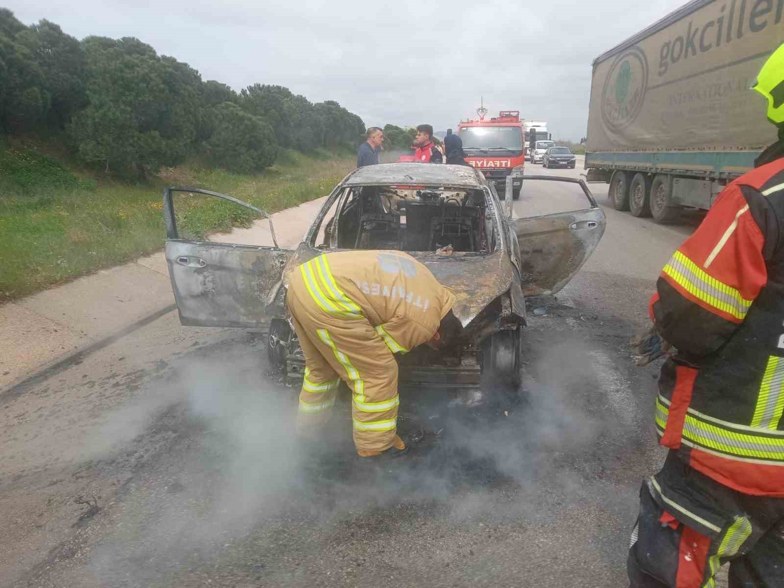 Biga-bandırma karayolunda çıkan araç yangını söndürüldü
?v=1