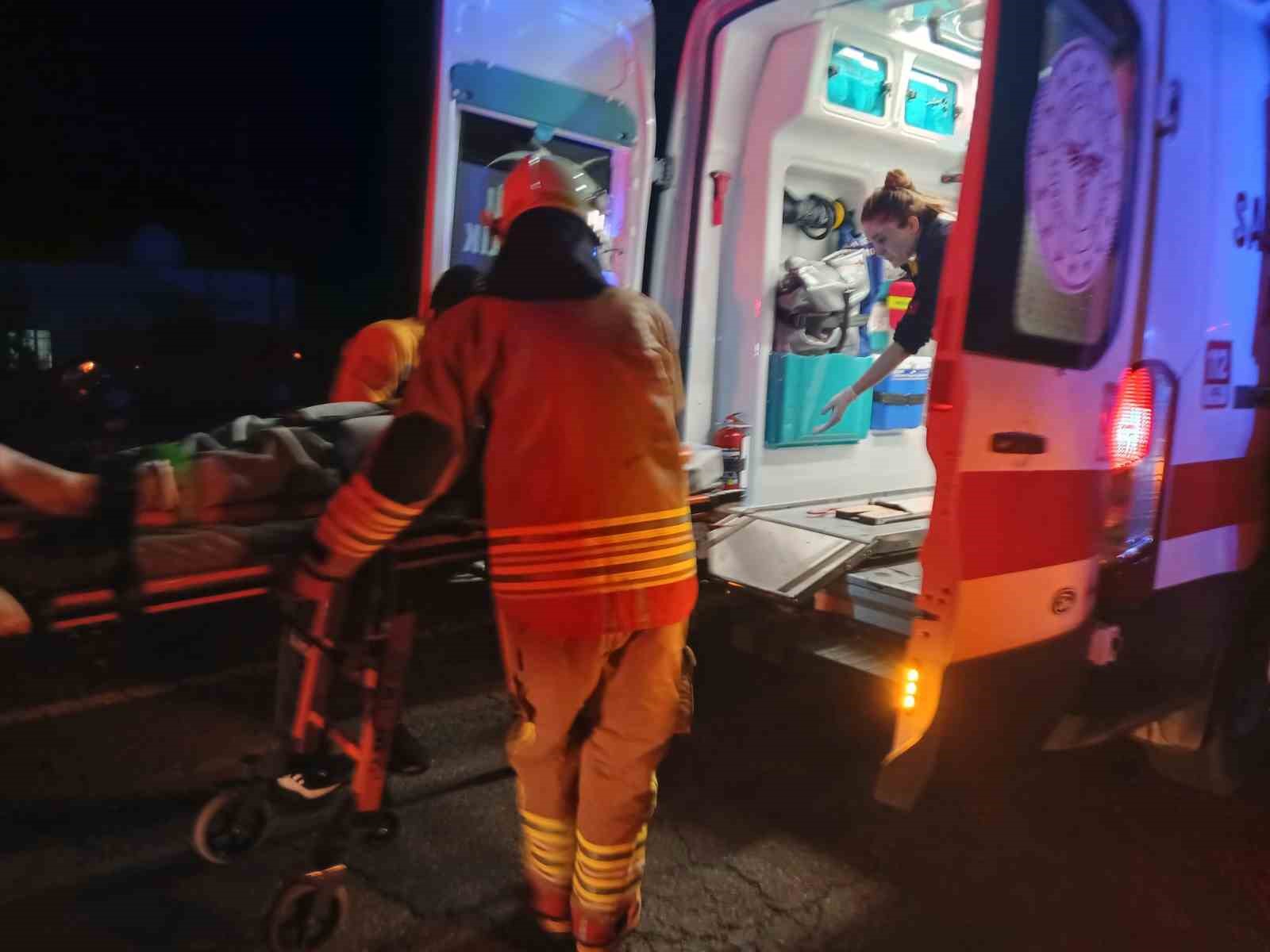 Cizre’de otomobil şarampole yuvarlandı: 4 yaralı
?v=1