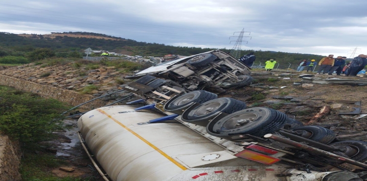 Kanala düşen tankerde can pazarı?v=1