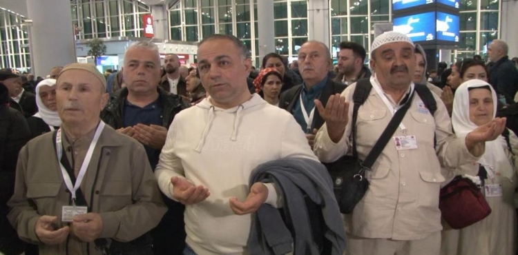 Yılın ilk hacı adayları İstanbul Havalimanı’ndan kutsal topraklara uğurlandı?v=1