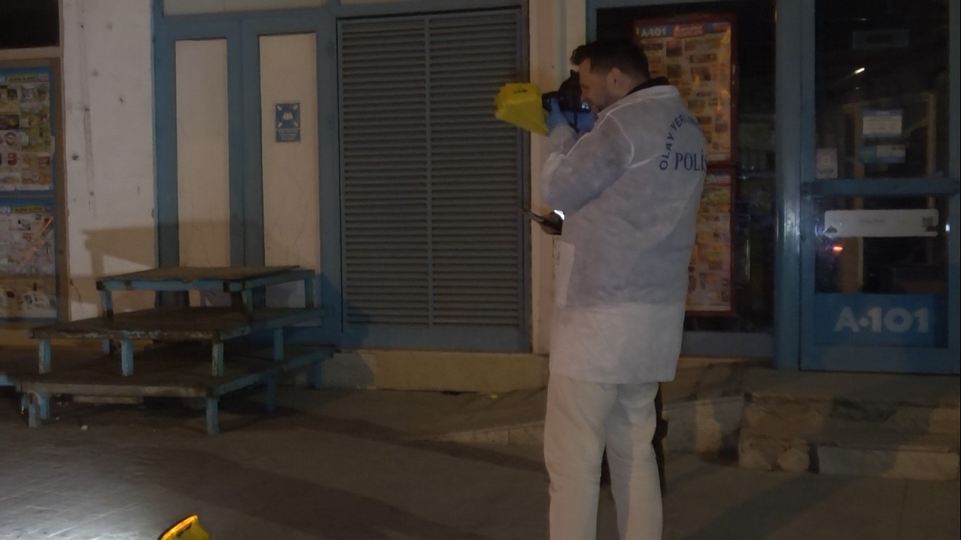 Husumet kavgası dehşete dönüştü: Bafra’da şişler konuştu, 3 yaralı
?v=1