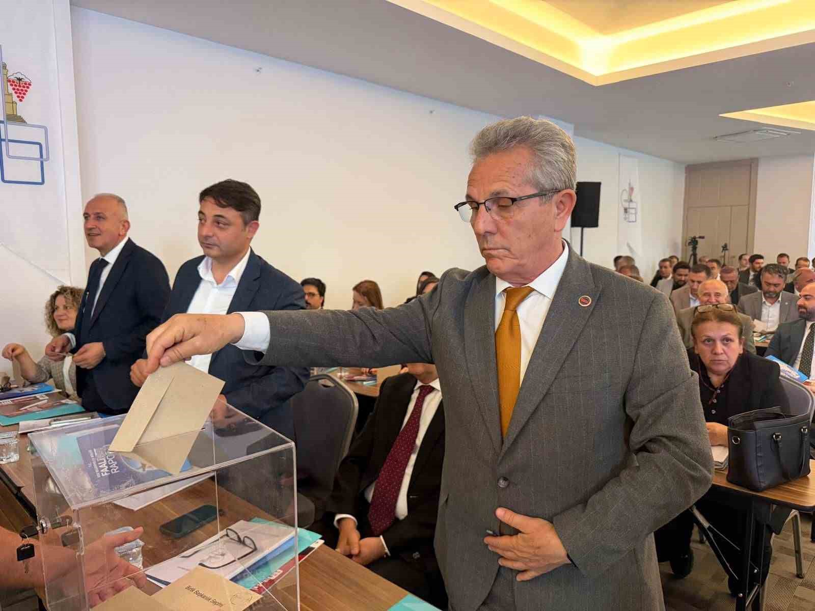 Başkan Tetik Ege Belediyeler Birliği encümen üyeliğine yeniden seçildi
?v=1