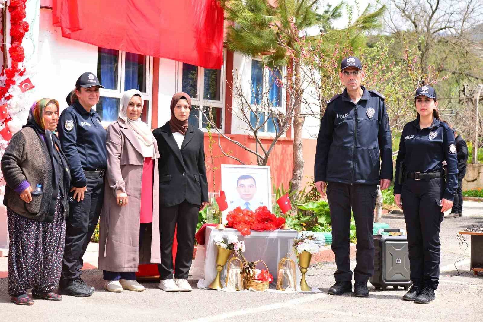 Şehit polisin adı memleketi Feke’de okula verildi
?v=1