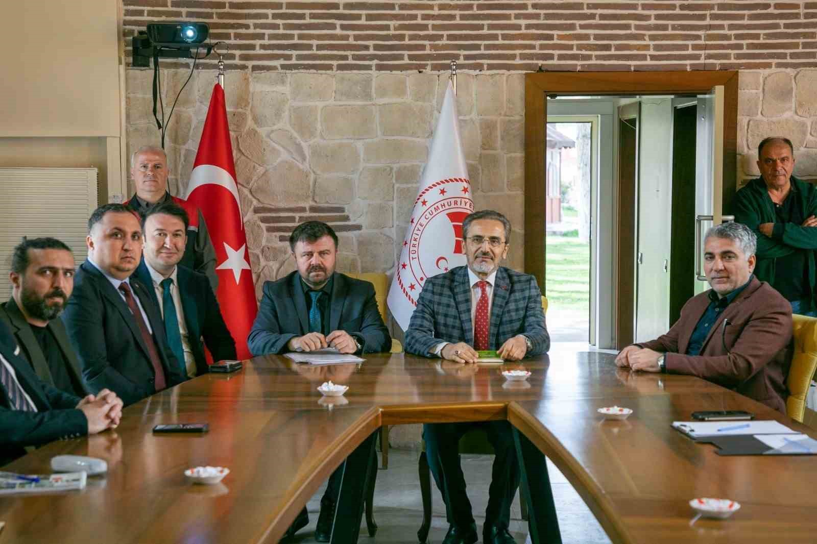 Eskişehir’de üreticiler tarım sigortalarıyla ilgili bilgilendirildi
?v=1