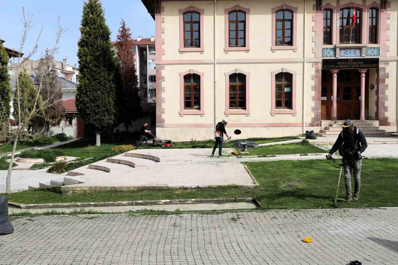 Bilecik’te çim biçme çalışmaları başladı
?v=1