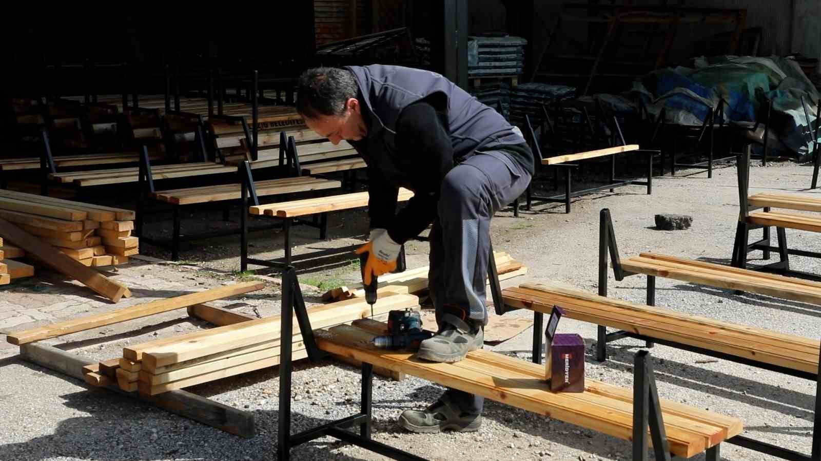 Elazığ Belediyesi atölyelerinde çalışmalar aralıksız sürüyor
?v=1