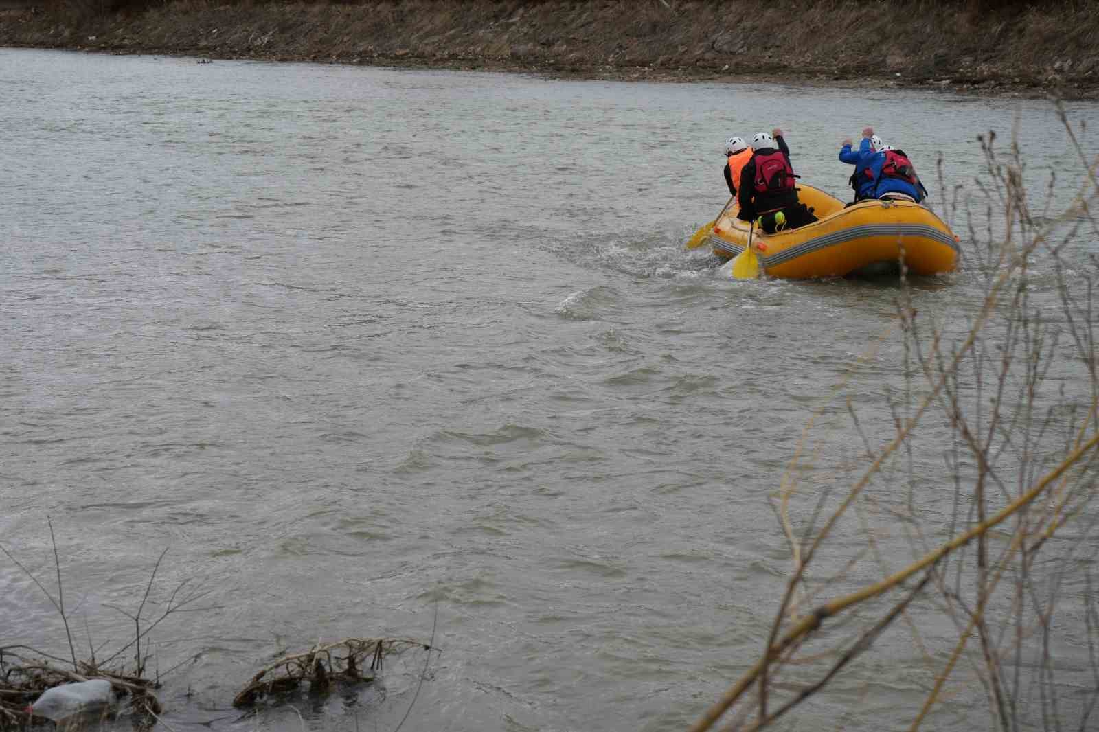 Bayburt Üniversiteler Arası Rafting Şampiyonası nehir inişi yarışıyla tamamlandı
?v=1