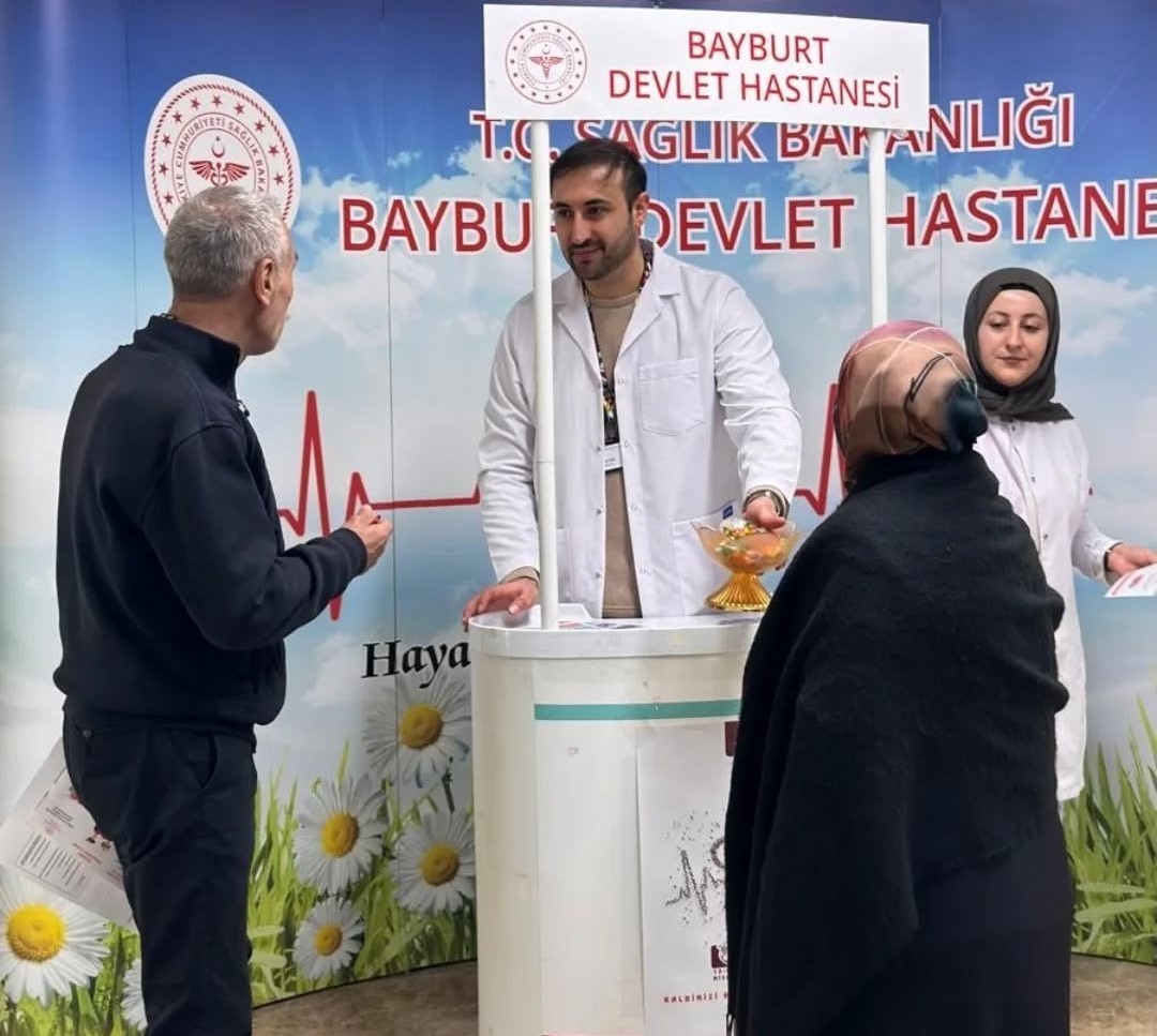 Bayburt’ta vatandaşlara kalp sağlığı bilgilendirmesi yapıldı
?v=1