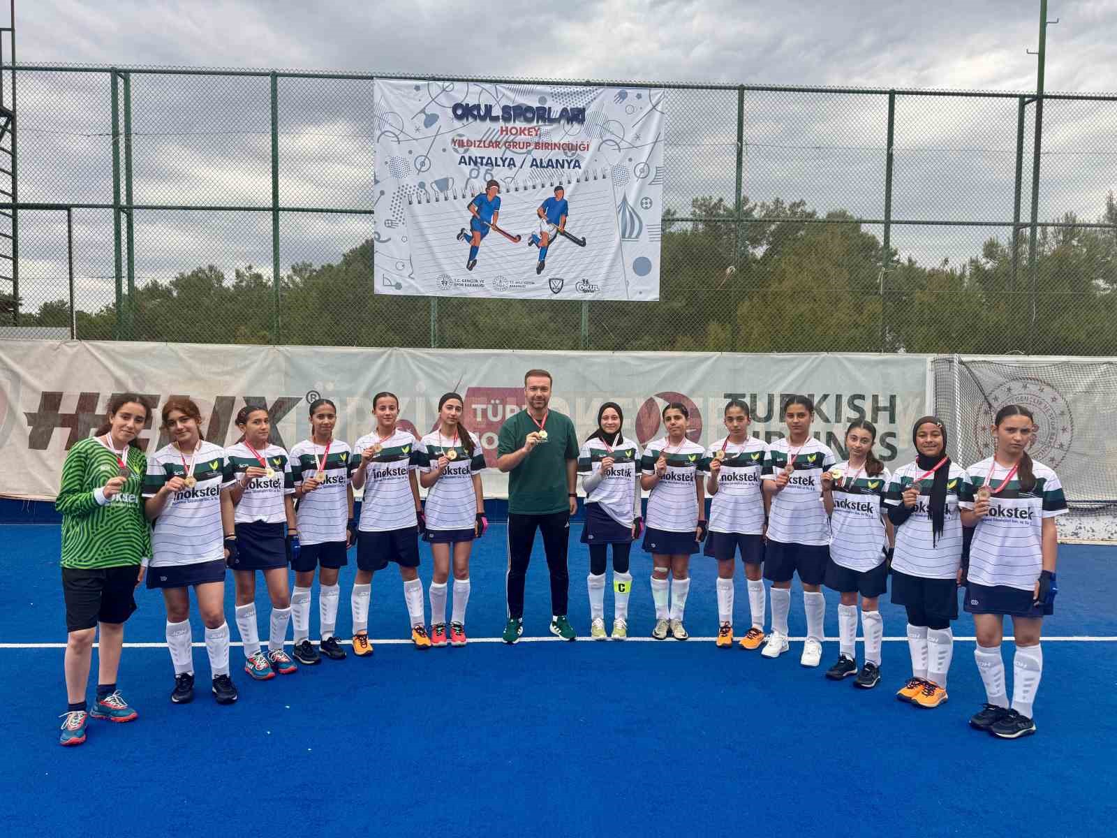 Manisa’nın kızları turnuvadan şampiyon ayrıldı
?v=1