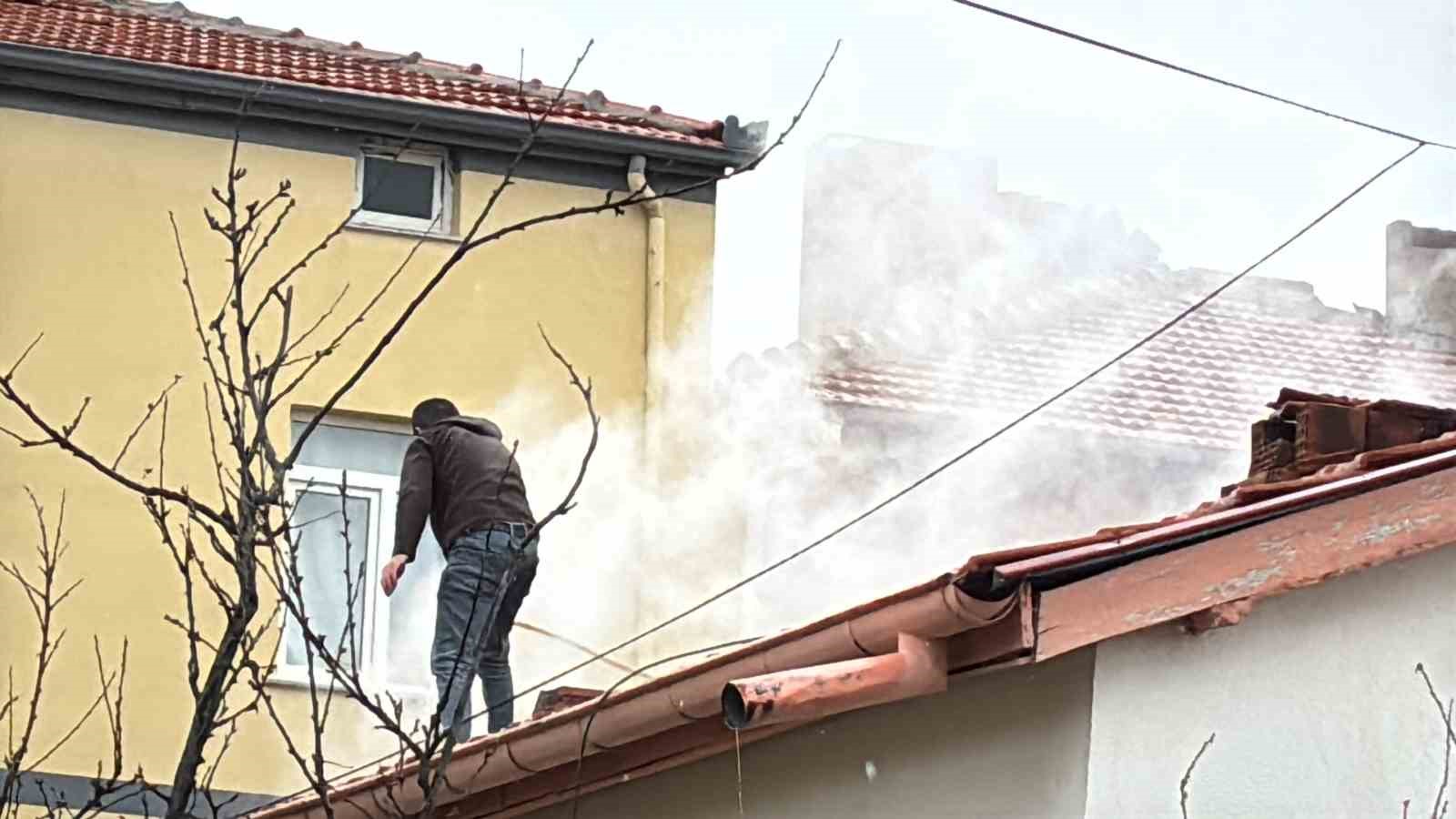 Müstakil evde baca yangını paniğe neden oldu
?v=1