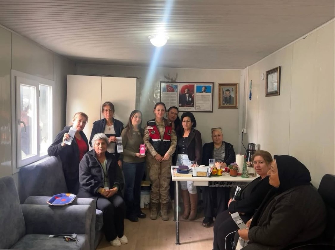 Defne’de jandarmadan vatandaşlara bilgilendirme çalışması
?v=1