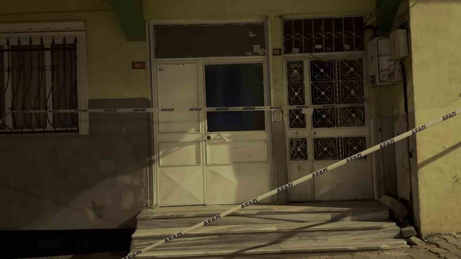 Esenyurt’ta zehirlenme şüphesiyle 7 kişi hastaneye kaldırıldı
?v=1