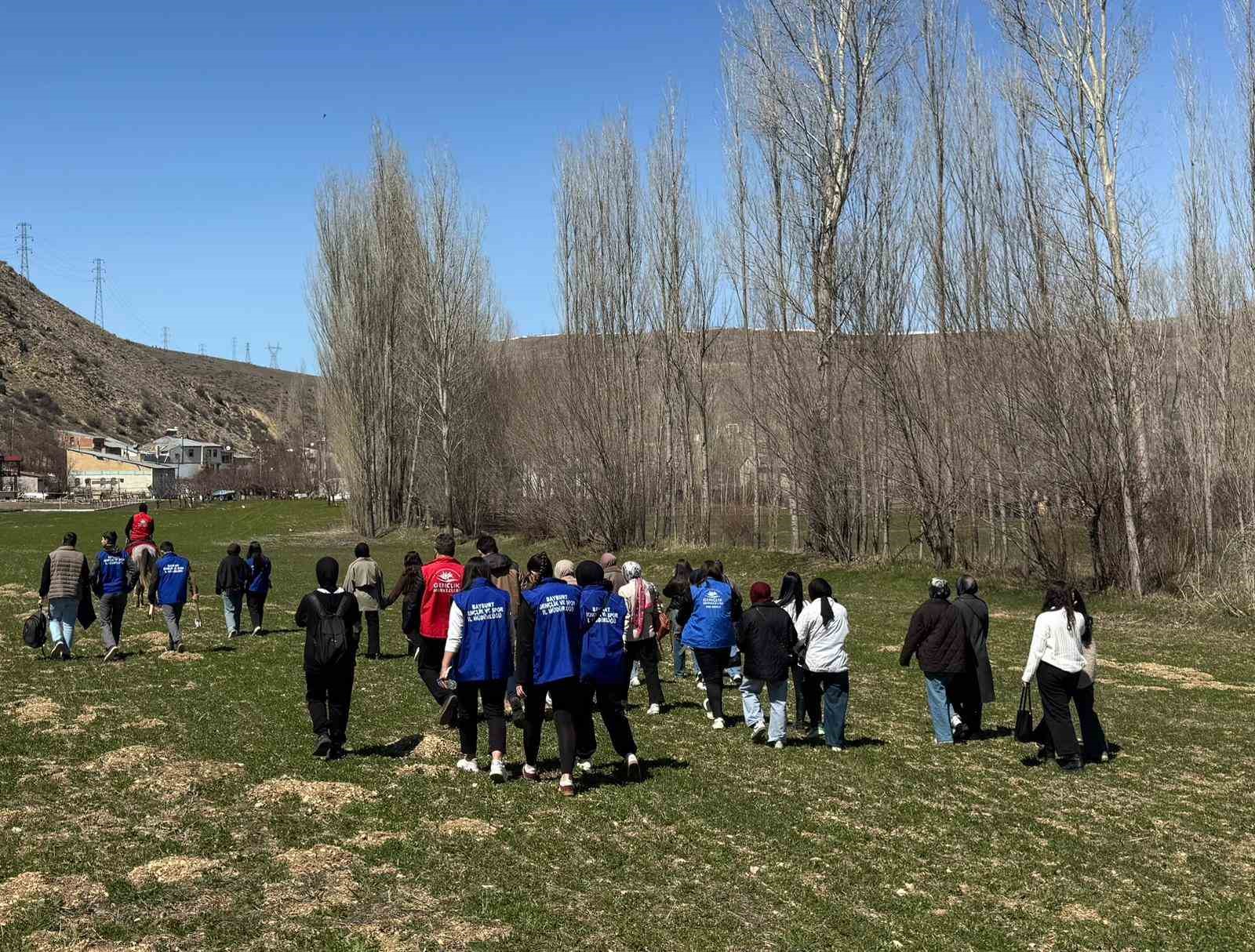 Bayburt’ta gençler çiftlikte ekranlardan uzak bir gün geçirdi
?v=1