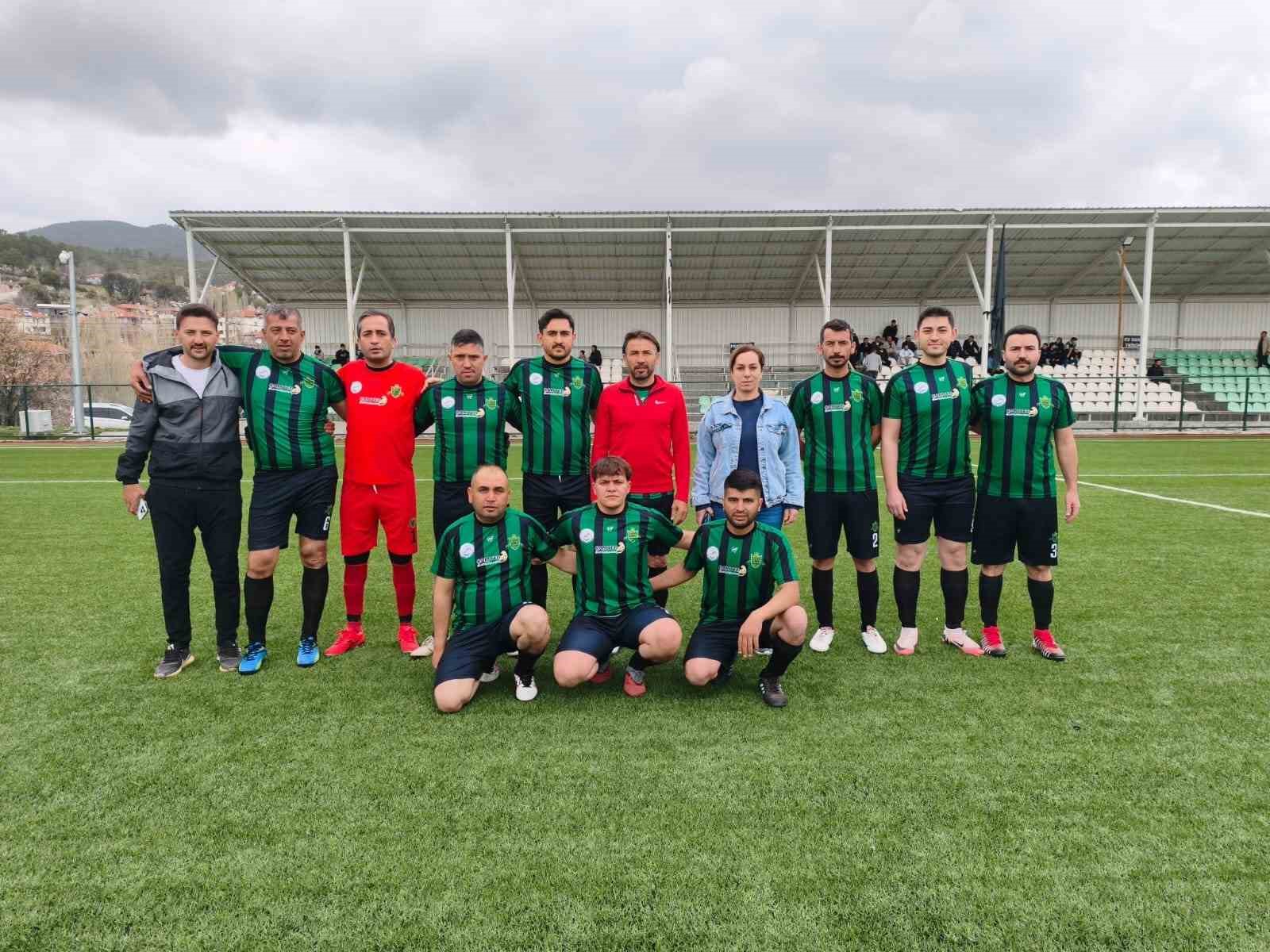 Çameli’de Kurumlar ve Mahalleler Arası Futbol Turnuvası başladı
?v=1
