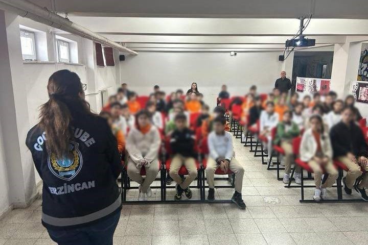 Erzincan’da öğrencilere güvenlik ve bilinçlendirme eğitimi
?v=1