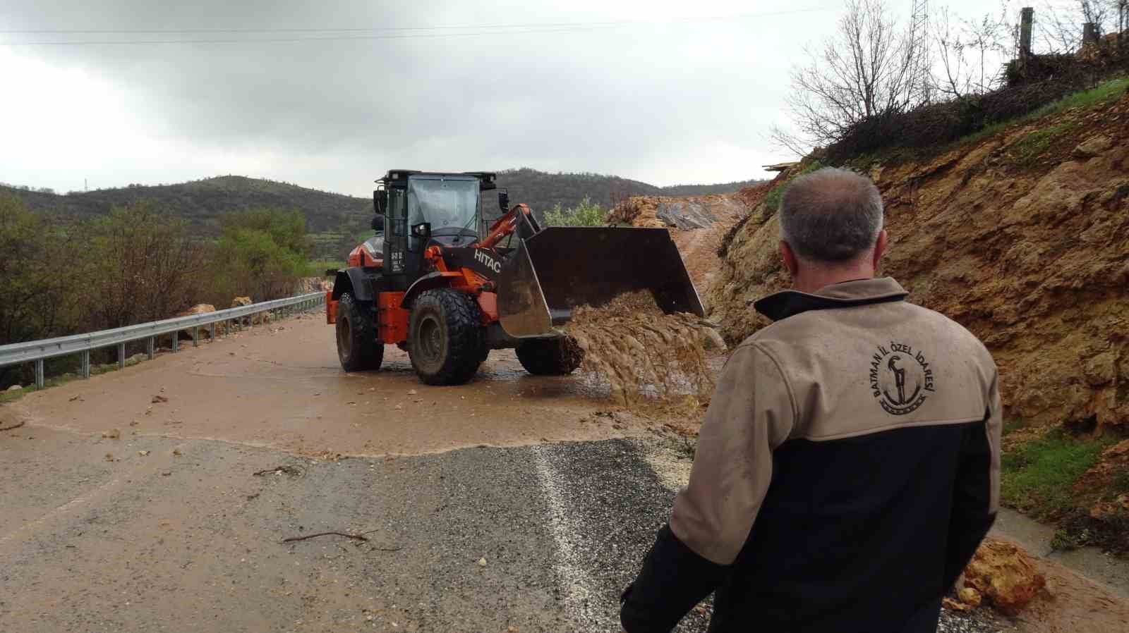 Gercüş’te sağanak yağış sel getirdi
?v=1