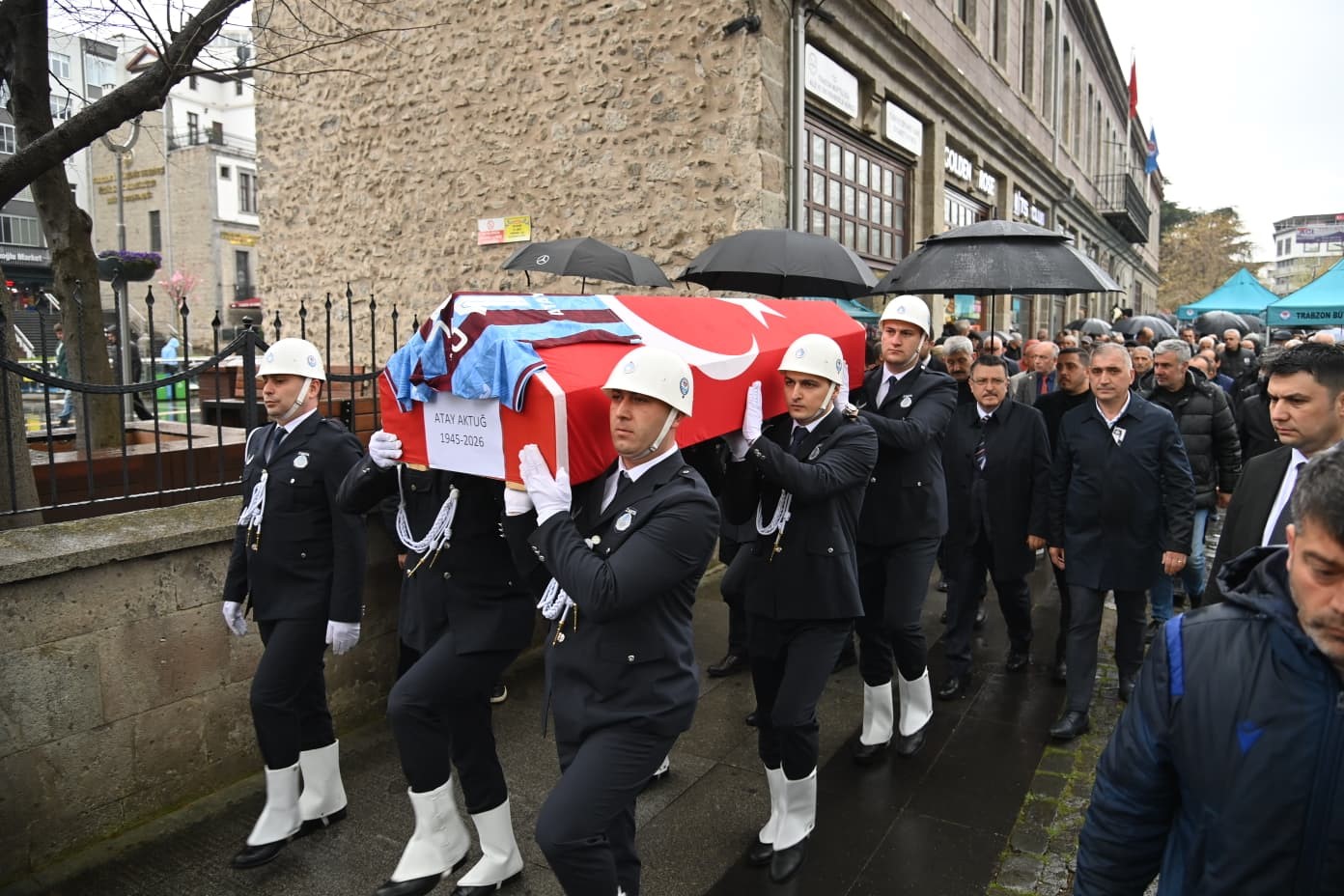 Başkan Genç:  Atay Aktuğ Trabzon’a değer katan bir isimdi 
?v=1