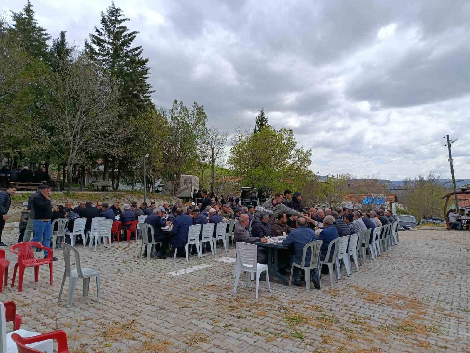Ankara’da vatandaşlardan yağmur duası
?v=1