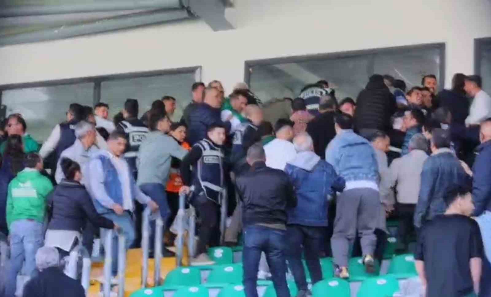 Muğlaspor - Şanlıurfaspor maçının ardından ortalık karıştı
?v=1