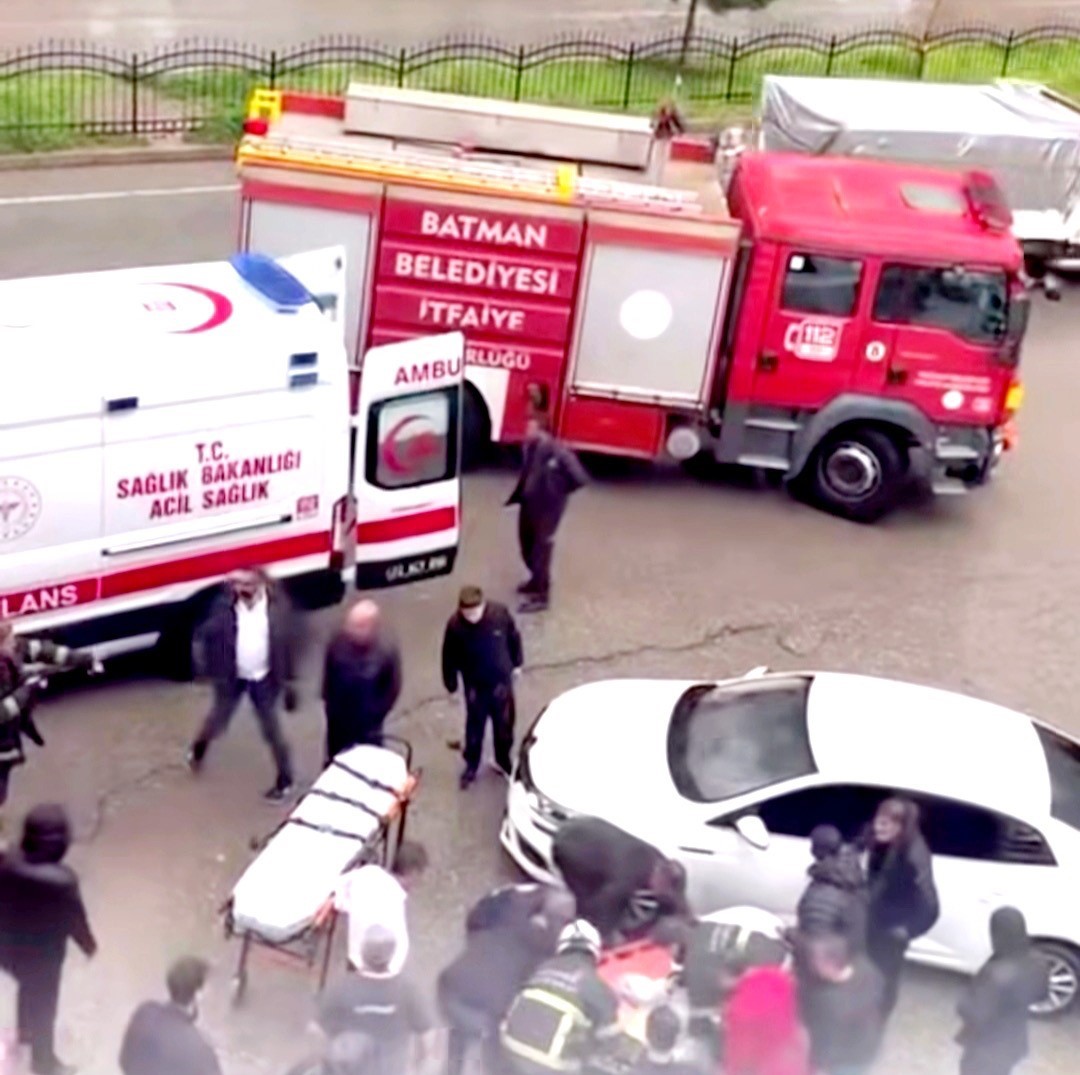 Batman’da otomobilin çarptığı yaya ağır yaralandı
?v=1