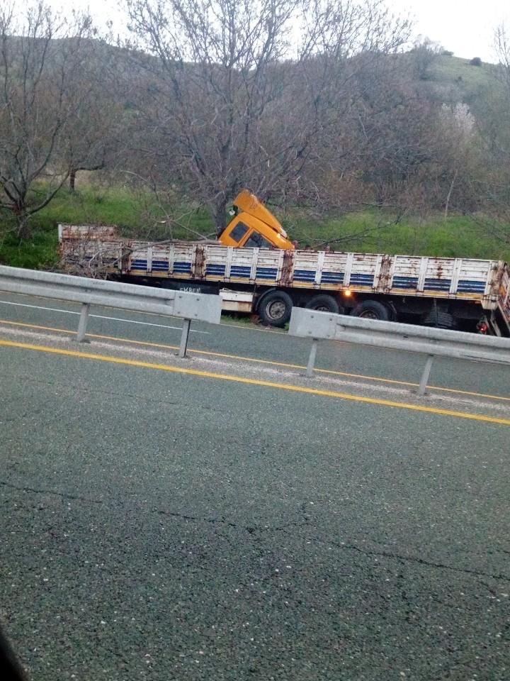 Elazığ’da tır yoldan çıktı: 1 yaralı
?v=1