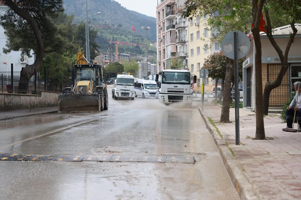 Şehzadelerin dönüşen mahallelerinde kapsamlı temizlik
?v=1