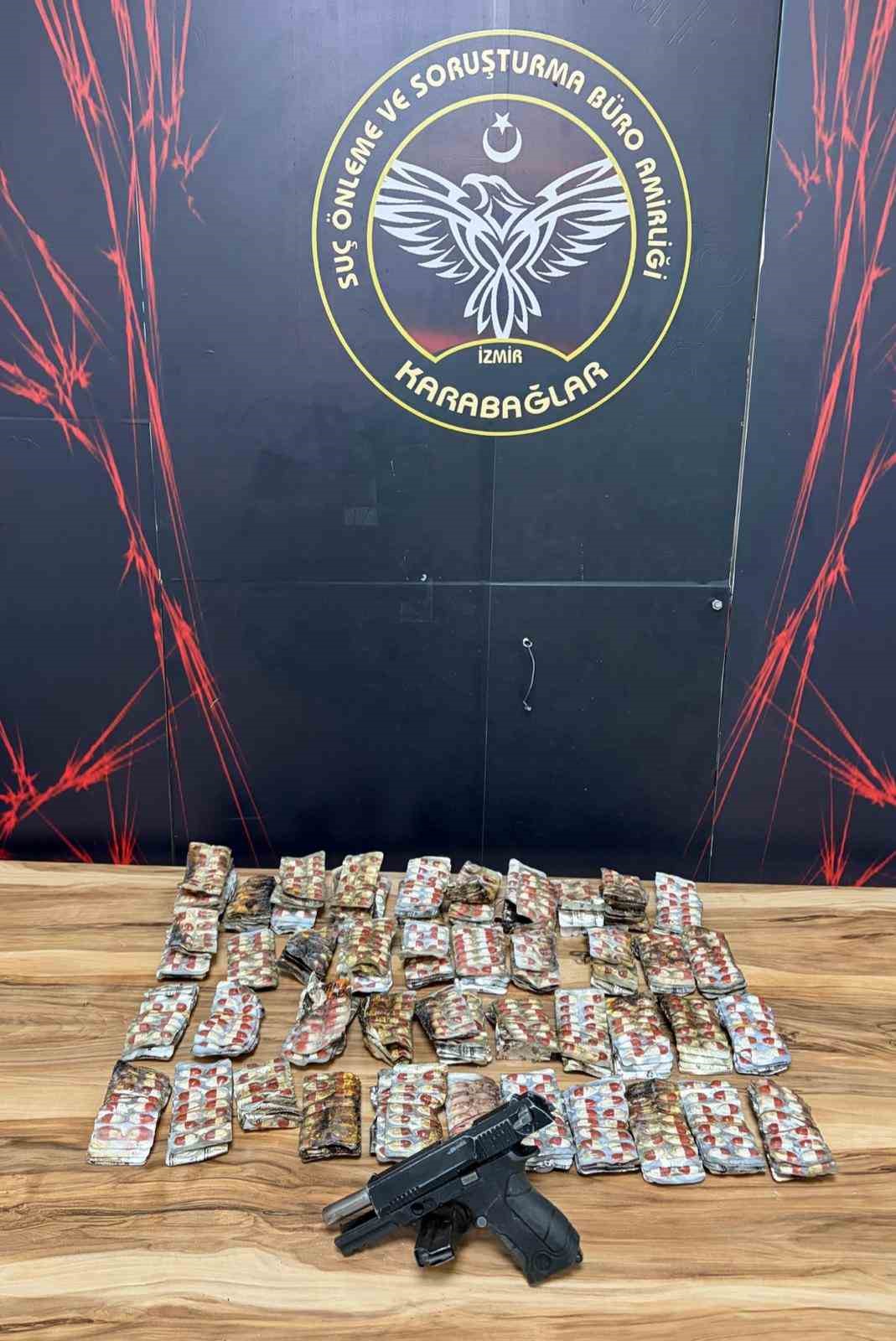 İzmir’de suç delillerini gizlemek için evi yakan 10 şüpheli yakalandı
?v=1