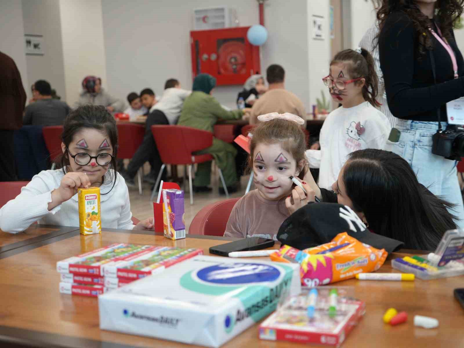 Özel bireyler kendileri için düzenlenen etkinlikte doyasıya eğlendi
?v=1