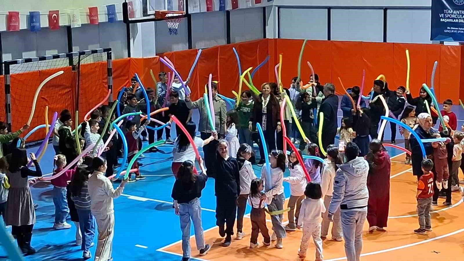 Tokat’ta Turizm Haftası çocuklarla şenlendi
?v=1