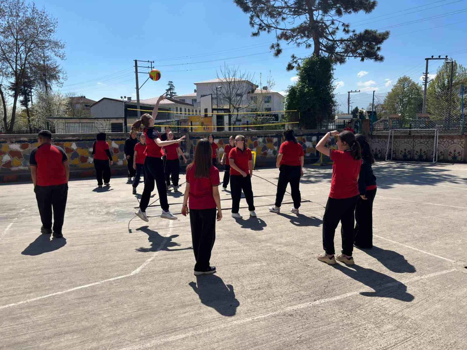 Spor branşlarını deneyimleyerek tanıyorlar
?v=1